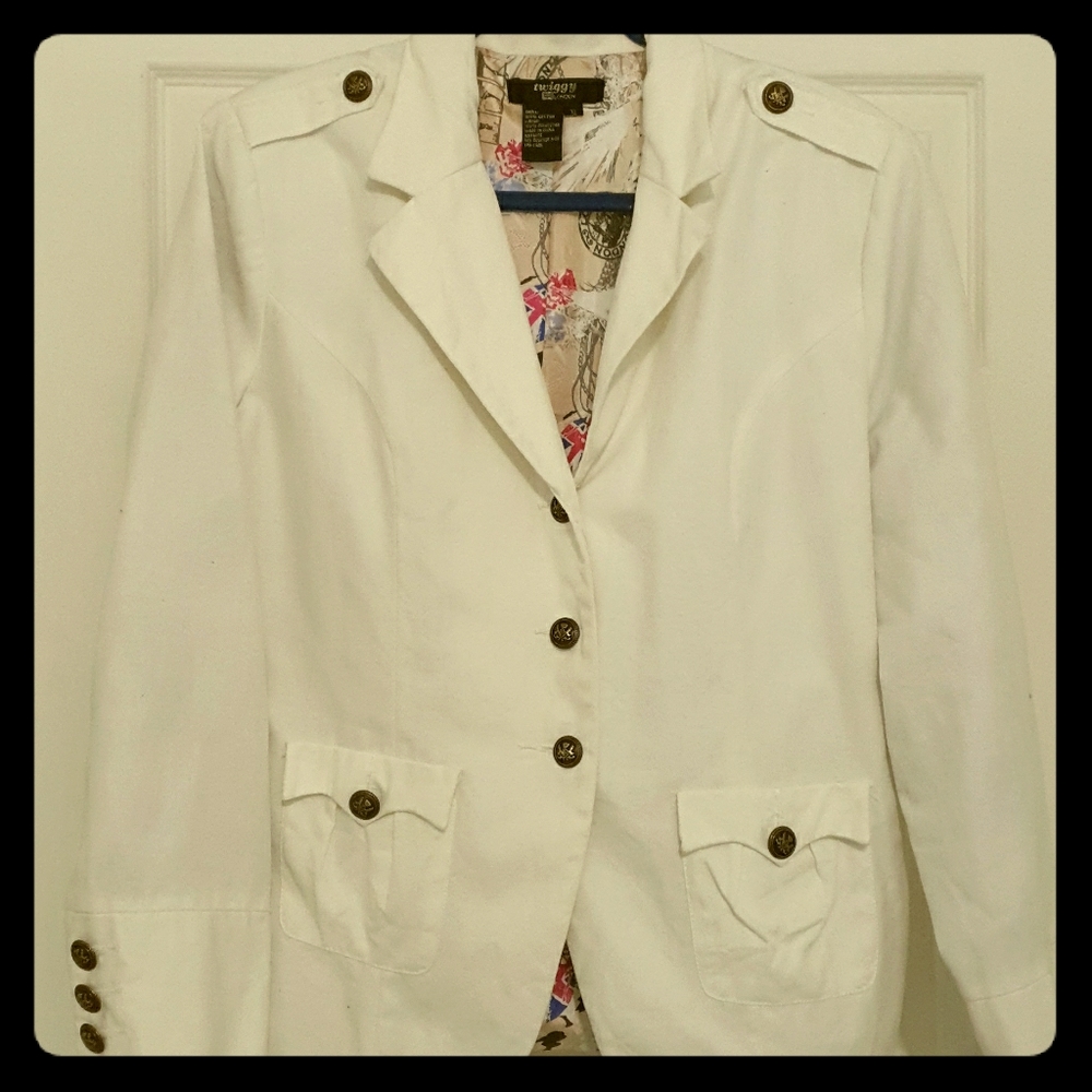 ‼twiggy London white denim jacket ‼